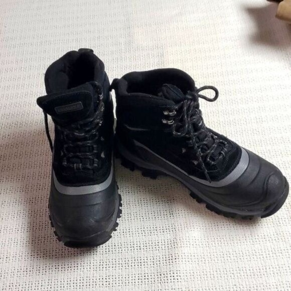 Khombu Thermolite Mens Black Grey Insulated Winter Snow Hiking Boots Mid Calf